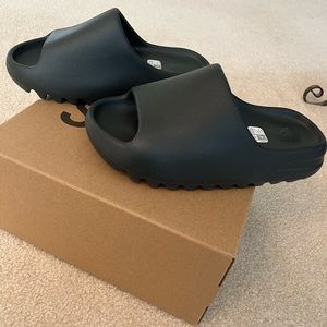 Dark Onyx Yeezy slide